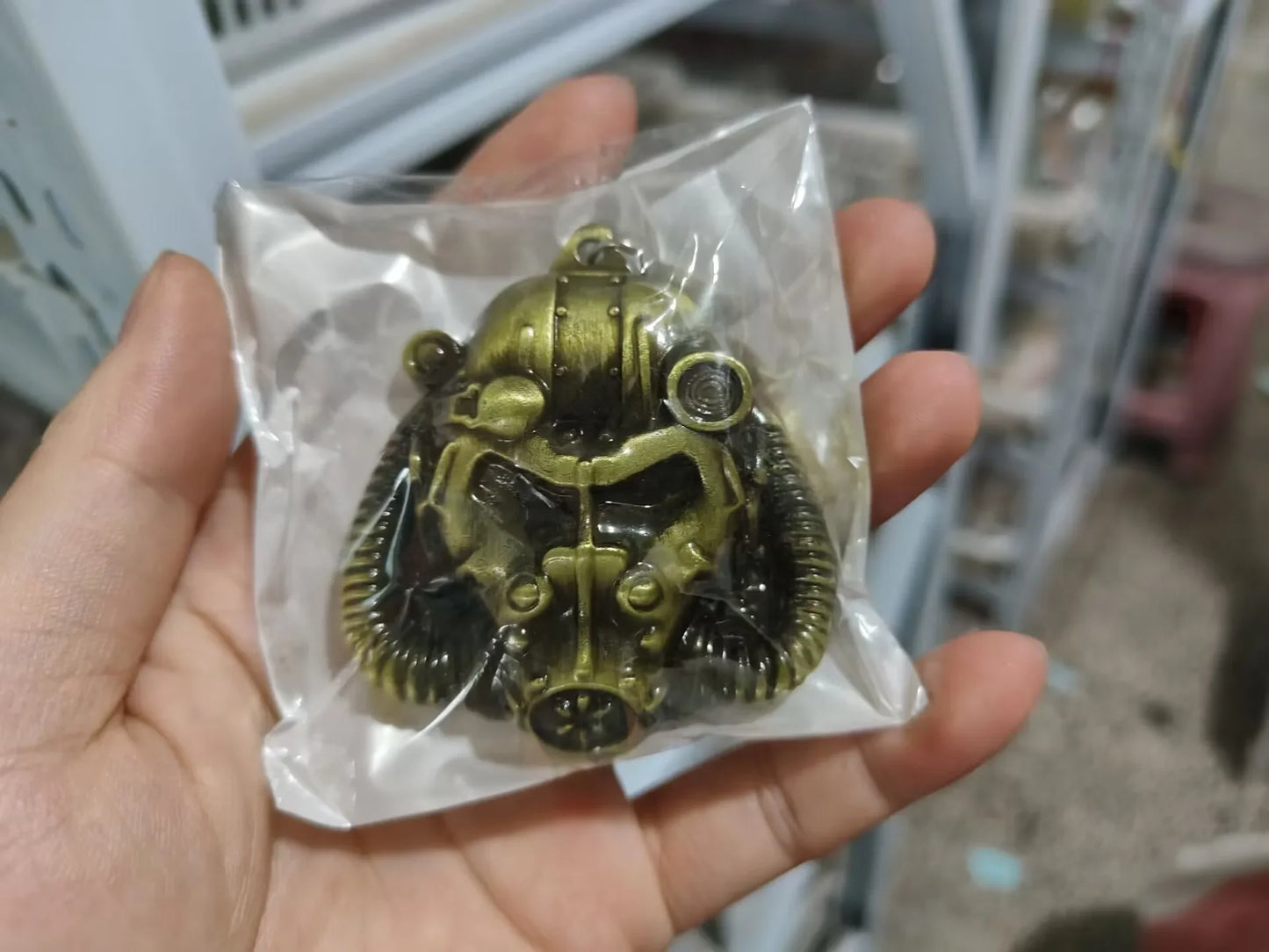 FALLOUT Vault-Tec Keychain - Wasteland Survivor Accessory