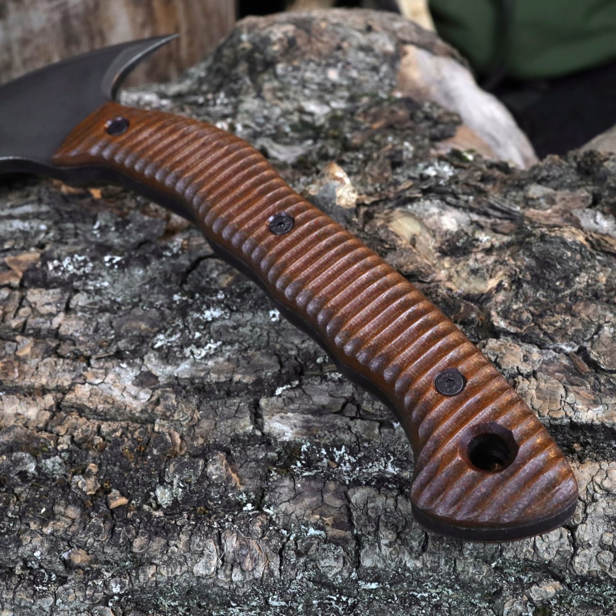 Compact tomahawk "Balor" with polymer composite handle