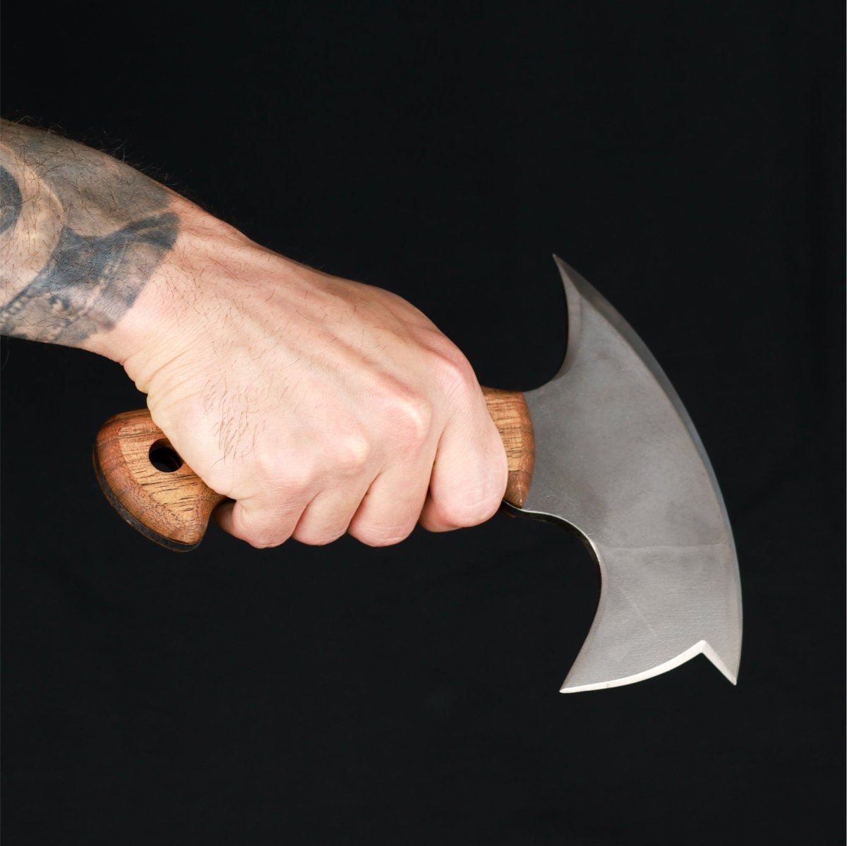 Compact tomahawk "NIKIDO" with engraved handle
