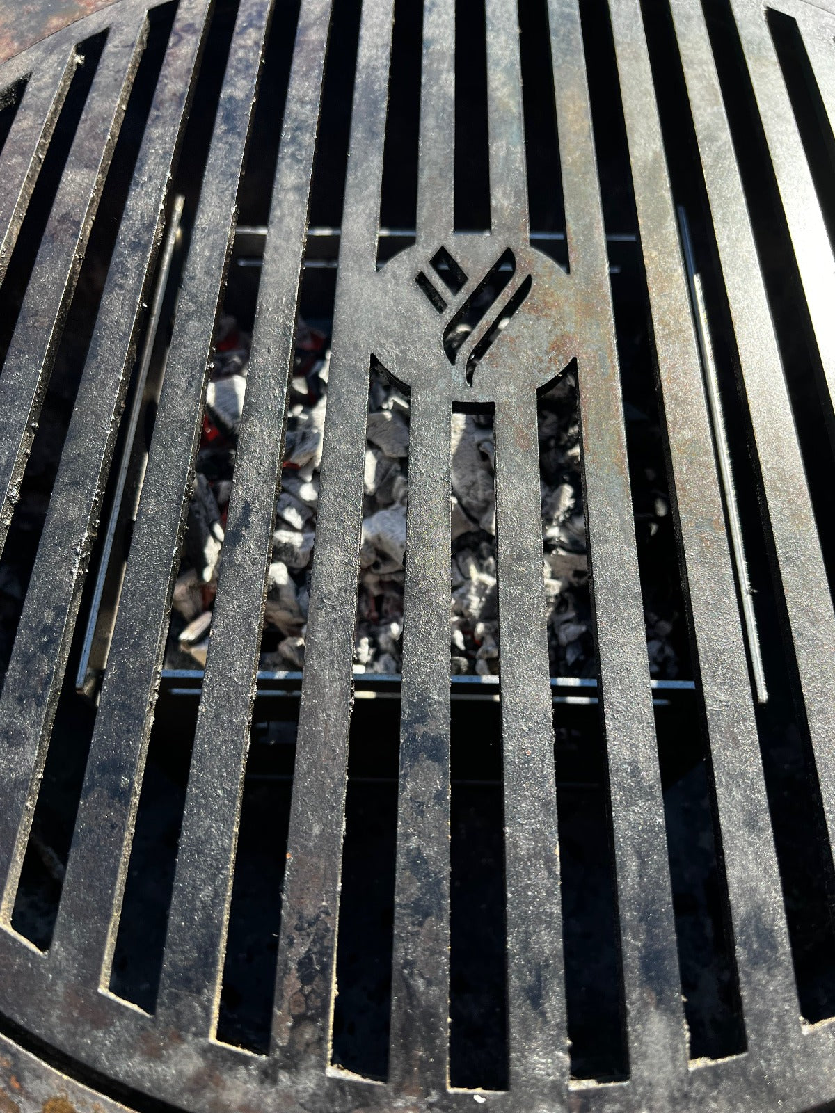 Arteflame Fuel Saver — Charcoal/Wood Heat-Focus Insert (Fits 30″ & 40″ Grills, Steel) - Phoenix Fire Art Store