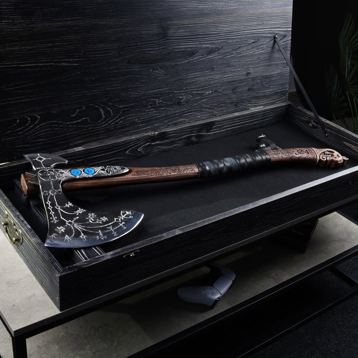 Hand-forged "Ragnarok Kratos axe" with carved handle and Glow-in-the-Dark Runes