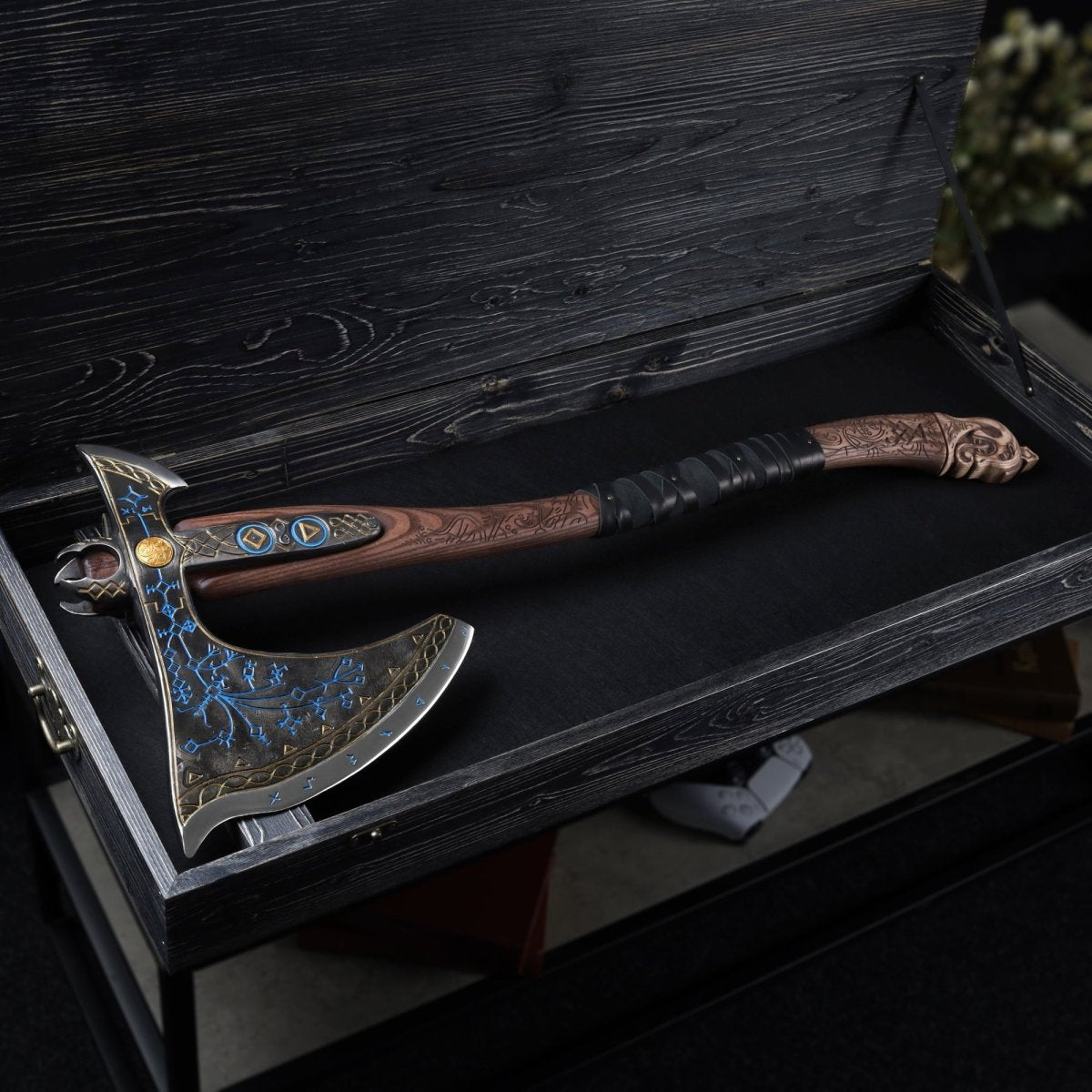 Leviathan Kratos axe with carved handle 35.8"