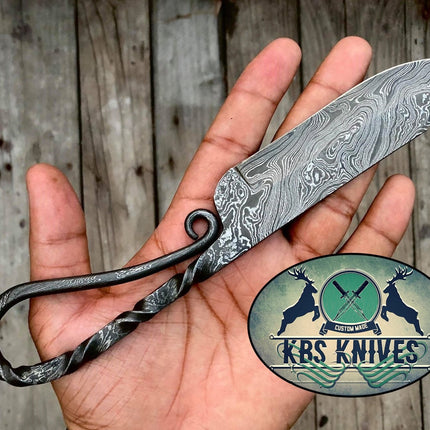 Full Tang Custom Hand Forged Damascus Steel Forged Knife
