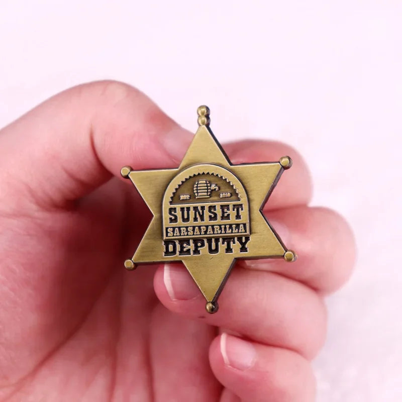 Fallout Brooch Pin - Vault-Tec Enamel Badge for Cosplay & Collectors
