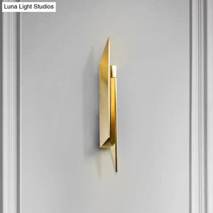Gold Art Deco Wall Lamp - Quadrilateral Metallic Sconce Decorbites