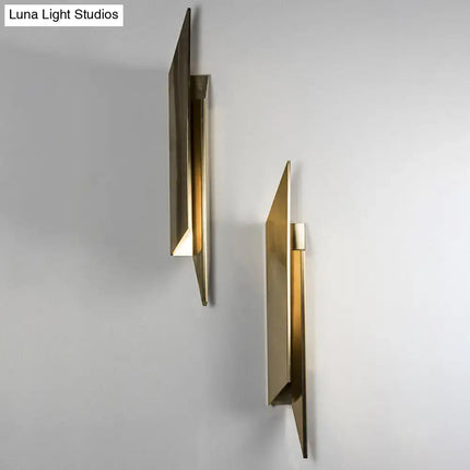 Gold Art Deco Wall Lamp - Quadrilateral Metallic Sconce Decorbites