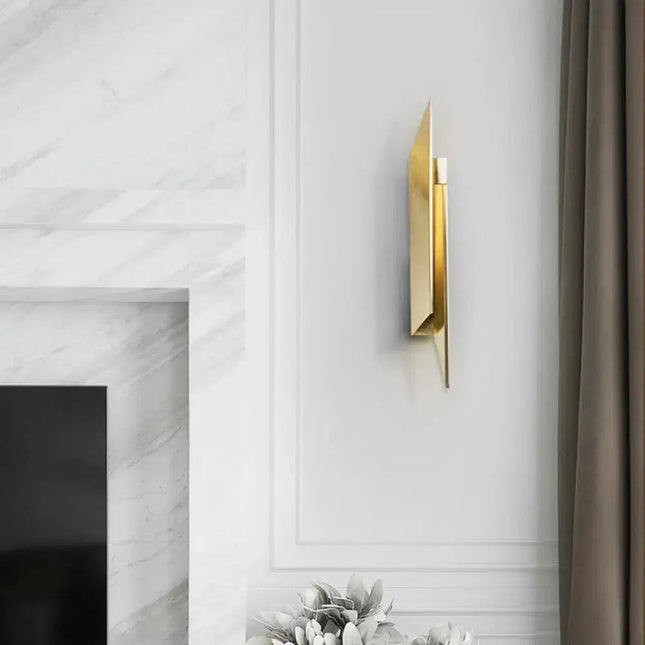 Gold Art Deco Wall Lamp - Quadrilateral Metallic Sconce Decorbites